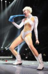 20141502-miley2.jpg