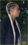 cara-delevingne-wears-hair-in-long-braids-for-outing-02.jpg