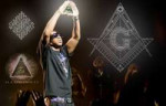 secret-celebrity-members-of-the-illuminati-03.jpg