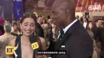 Эмилия Кларк даёт интервью «Entertainment Tonight» перед «Э[...].mp4