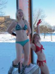 90495bikinisinthesnow6122559lo.jpg