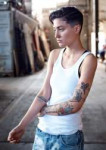 bc9b50900ab82fec32e91c6444e53248--androgynous-women-androgy[...].jpg