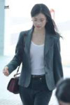 240918-New-Jeans-Hanni-at-Incheon-International-Airport-documents-12.jpeg