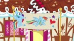 RainbowDashbesidebirthdaybannerS4E12.png