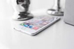 apple-iphone-6-plus-on-a-white-desk-3.jpg