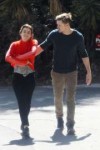 emma-watson-and-chord-overstreet-holding-hands-on-a-romanti[...].jpg