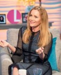 leslie-mann-appeared-on-lorraine-tv-show-in-london-03-20-20[...].jpg