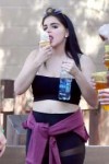 ariel-winter-eating-ice-cream-photos-07-480w[1].jpg