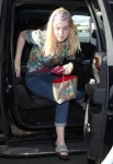 elle-fanning-at-lax-airport-in-los-angeles-04-20-2018-3.jpg