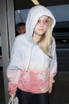 dakota-fanning-at-los-angeles-international-airport-05-02-2[...].jpg