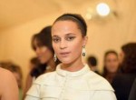 alicia-vikander-at-met-gala-2018-in-new-york-05-07-2018-0.jpg