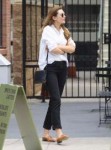 elizabeth-olsen-leaves-alfred-coffee-in-studio-city-07-11-2[...].jpg