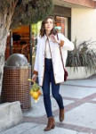 alison-brie-at-a-market-in-los-angeles-10-15-2018-3.jpg