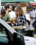 rachel-mcadams-at-the-farmers-market-in-la-10-14-2018-5.jpg