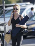 heather-graham-going-to-a-yoga-class-in-la-10-17-2018-1.jpg