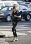 heather-graham-going-to-a-yoga-class-in-la-10-17-2018-4.jpg