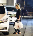 margot-robbie-at-jon-vinny-s-pizza-in-la-10-23-2018-1.jpg