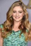 ee-cd-dc-sev-willow-shields-fangirl-de-hot-968617332.jpg