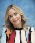 emily-blunt-mary-poppins-returns-press-conference-in-beverl[...].jpg