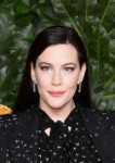 liv-tyler-the-fashion-awards-2018-in-london-2.jpg