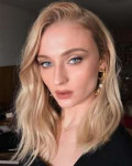 sophie-turner-personal-pics-12-12-2018-8.jpg