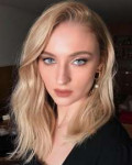 sophie-turner-personal-pics-12-12-2018-6.jpg