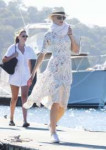 nicole-kidman-on-a-super-yacht-on-pittwater-12-28-2018-12.jpg