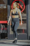 jennifer-lopez-at-a-gym-in-venice-beach-3.jpg