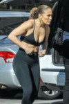 jennifer-lopez-at-a-gym-in-venice-beach-18.jpg