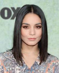 vanessa-hudgens-at-rent-live-photocall-in-los-angeles-01-08[...].jpg