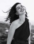 anne-hathaway-town-country-february-2019-2.jpg