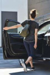 emmy-rossum-leaves-body-by-simone-in-los-angeles-12-01-2017[...].jpg