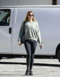 elizabeth-olsen-in-tights-leaving-a-gym-in-los-angeles-01-2[...].jpg