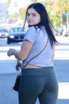 Ariel-Winter-Booty-in-Tights--01.jpg