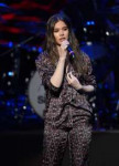 hailee-steinfeld-at-acm-lifting-lives-presents-borderline-s[...].jpg