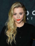 chloe-grace-moretz-greta-premiere-in-hollywood-3.jpg