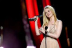 elle-fanning-2019-iheartradio-music-awards-19.jpg