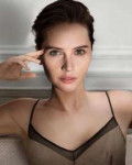 felicity-jones-cle-de-peau-beaute-2019-photoshoot-1.jpg