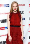 amanda-seyfried-at-white-noise-opening-night-in-new-york-03[...].jpg