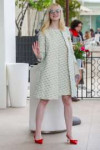 elle-fanning-chic-style-martinez-hotel-in-cannes-05-21-2019[...].jpg