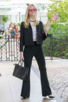 elle-fanning-chic-outfit-martinez-hotelin-cannes-05-24-2019[...].jpg