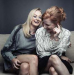 111117342sophie-turner-and-jessica-chastain-paris-match-mag[...].jpg