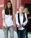 Photos-Dakota-Fanning-Shopping-Her-Mother-LA-Valentine-Day.jpg