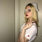 Elle-Fanning-Personal-Pics--02.jpg