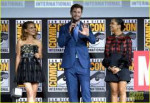 natalie-portman-thor-hammer-marvel-panel-comic-con-03.jpg