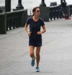 Jennifer-Connelly---jogging-in-New-York--17-560x577.jpg