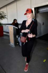 emily-blunt-at-los-angeles-international-airport-08-20-2019[...].jpg