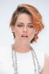 kristen-stewart-at-chanel-fashion-show-in-paris1.jpg