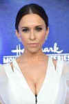 lacey-chabert-hallmark-movies-mysteries-2019-summer-tca-pre[...].jpg