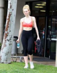 Elle-Fanning-Leaving-the-gym-in-Studio-City--03.jpg